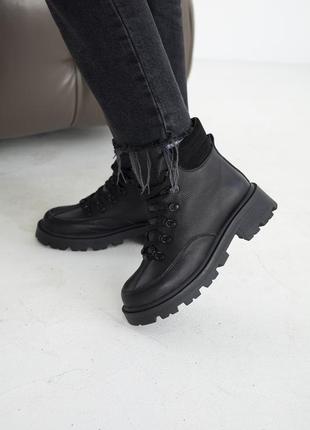 Стильные зимние ботинки черного цвета6 фото