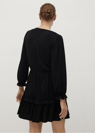 Черное платье до длинного рукава с рюшами3 фото
