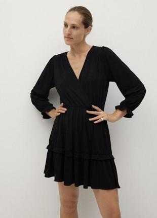 Черное платье до длинного рукава с рюшами4 фото