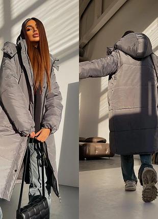 Зимнее женское пальто с капюшоном