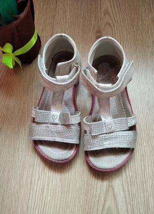 Босоніжки для леді