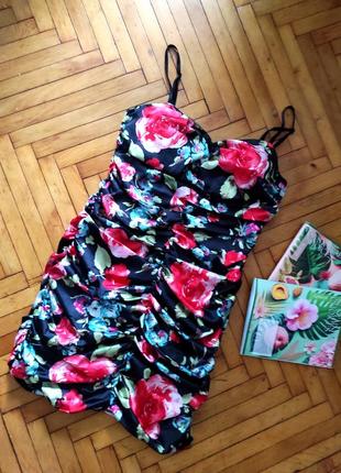 Чорна коротка сукня з трояндами плаття2 фото