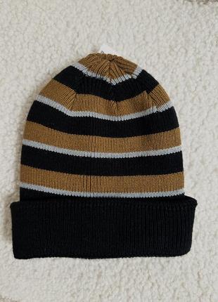 Шапочка zara 52/54р.нова тепленька