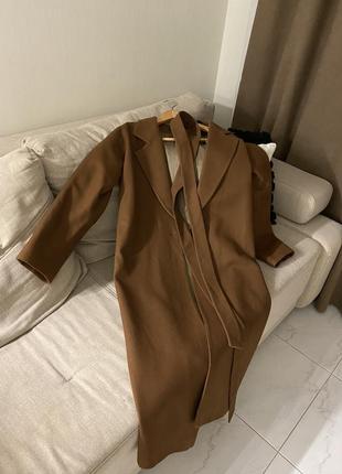Пальто коричневого цвета3 фото