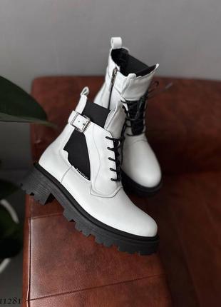 Білі з чорним натуральні шкіряні зимові черевики на шнурках шнурівці товстій чорній підошві шкіра зима9 фото