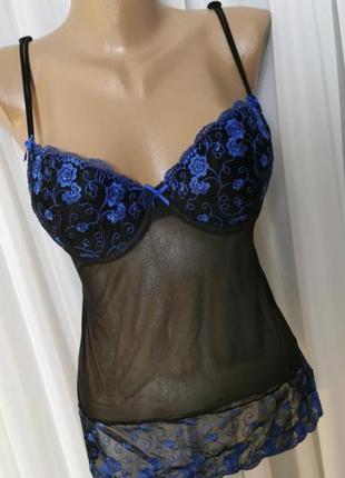 Брендова тонка майка з вишивкою розміру m