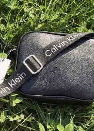 Сумка кросс-боди черная calvin klein crossbody оригинал5 фото