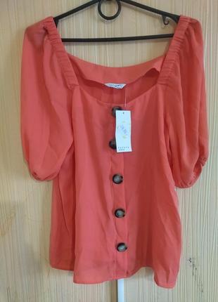 Нова блузка