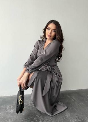 Платье с ложным запахом