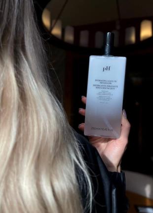 Зволожувальний спрей-кондиціонер
*ph hydrating leave-in detangler**