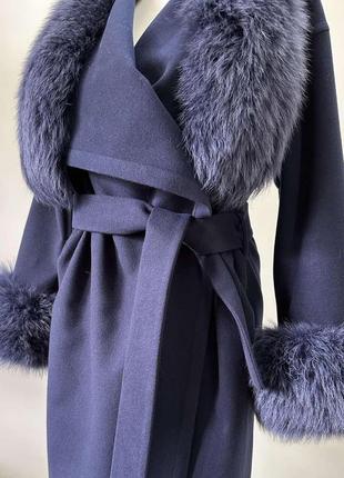 Элегантное синее пальто без подкладки с воротником из натурального меха лисы 46 ro-270062 фото