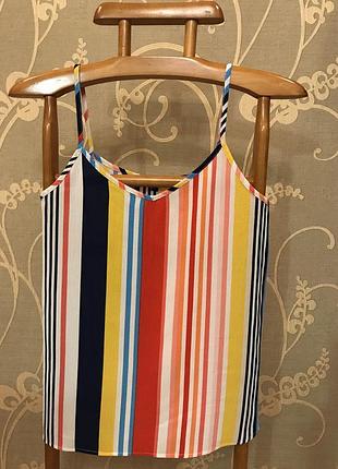 Величезний вибір красивих блуз і сорочок.