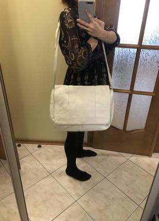 Велика біла сумка