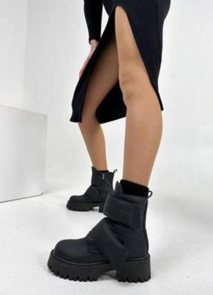 Ботинки женские зимние черные1 фото