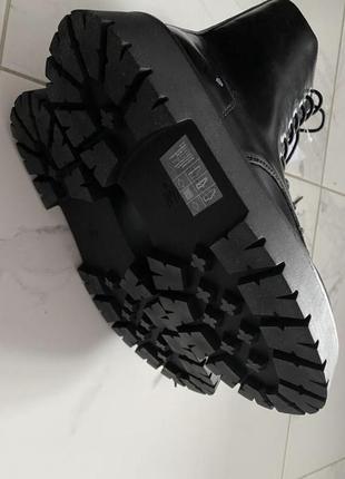 Ботинки h&m нові чорні чоботи на шнурках мартінси6 фото