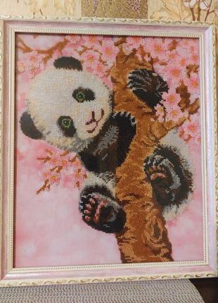 Картина вышитая бисером милая панда