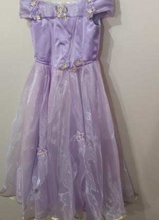 Красивое нарядное платье на девочку рост 8-10 лет рост 134-140