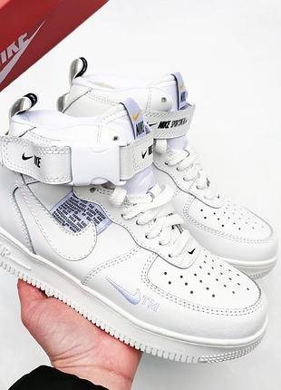 Зимові жіночі кросівки найк nike air force 1 mid 07 white білі