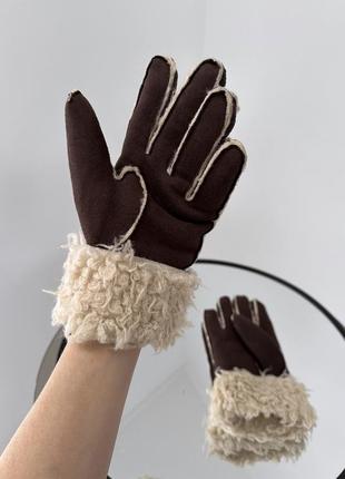 Теплые перчатки, можно сделать повыше)
