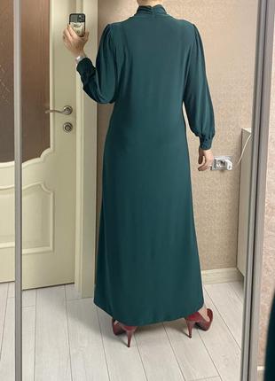 Непревзойденное длинное платье из трикотажа и длинным рукавом, изумрудный цвет3 фото