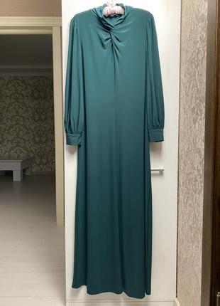 Непревзойденное длинное платье из трикотажа и длинным рукавом, изумрудный цвет4 фото