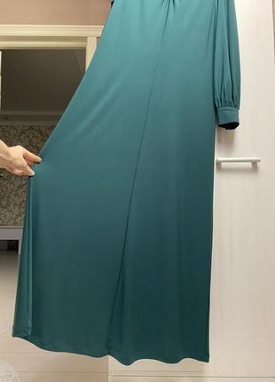 Непревзойденное длинное платье из трикотажа и длинным рукавом, изумрудный цвет8 фото