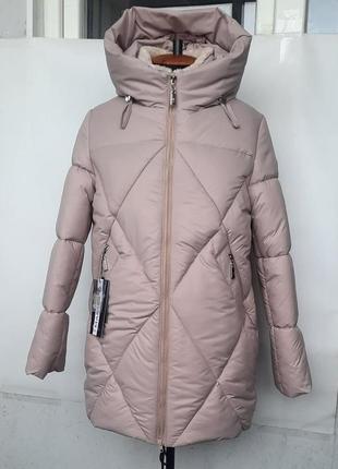 Короткая качественная женская теплая зимняя куртка с капюшоном1 фото