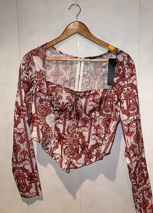 Топ корсетного типу