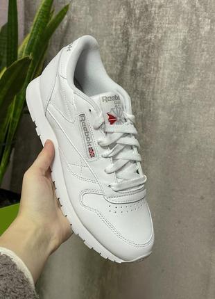 Кросівки reebok classic білі шкіряні1 фото