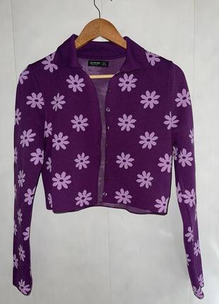 Укороченный свитер на пуговицах с цветочным принтом7 фото