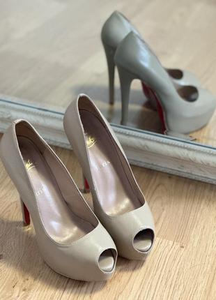 Christian louboutin8 фото