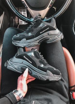 Жіночі стильні чорні кросівки