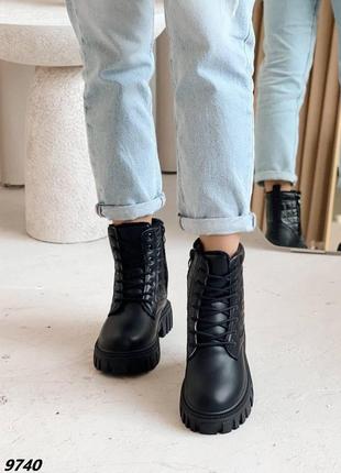 Черные женские зимние ботинки5 фото