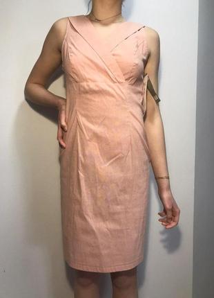 Стильное платье с v-образным вырезом без рукавов 42-442 фото