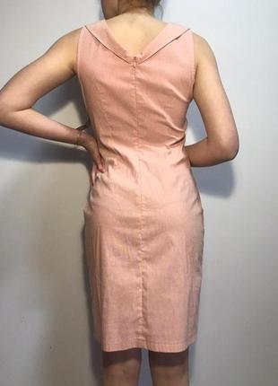 Стильное платье с v-образным вырезом без рукавов 42-445 фото