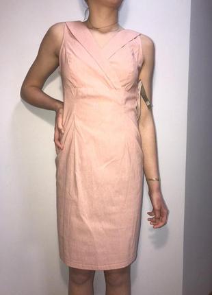 Стильное платье с v-образным вырезом без рукавов 42-444 фото