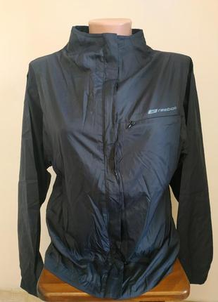 Женская лёгкая куртка ветровка от reebok