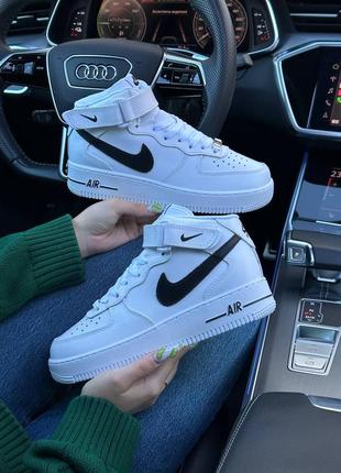 Зимові жіночі кросівки nike air force 1 high white black fur