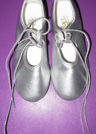 Туфлі для танців, степовки dance depot (таїланд) сріблясті