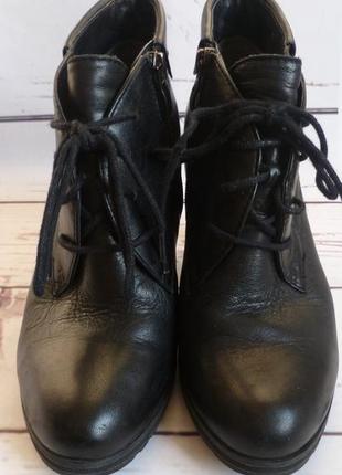 Чёрные кожаные сапожки ботинки caprice на шнуровке5 фото