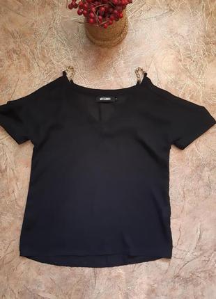 Прозрачная блуза, футболочка с вырезами на плечиках и цепями  от missguided