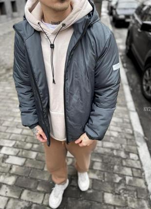 Мужская стильная куртка-ветровка на весну/осень с капюшоном серая