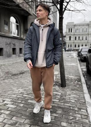 Мужская стильная куртка-ветровка на весну/осень с капюшоном серая