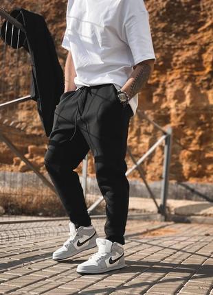 Чоловічі стильні спортивні штани на флісі чорні