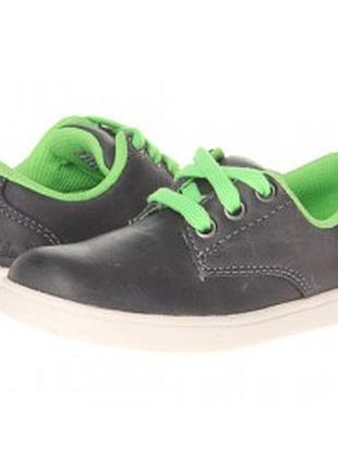 Туфлі в спортивному стилі від clarks