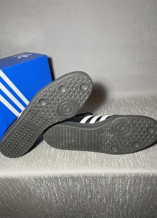 Чоловічі шкіряні оригінальні кросівки adidas samba6 фото