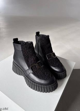 Черные натуральные кожаные зимние ботинки с пряжкой ремешком мехом тедди барашком зима на толстой ребристой подошве платформе зима кожа8 фото