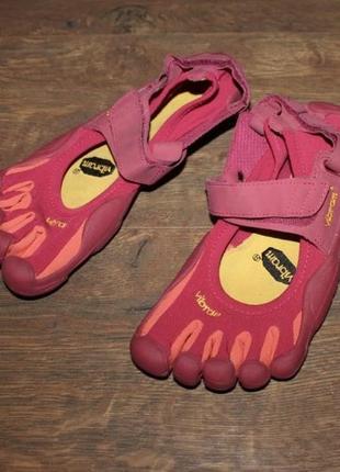 Кроссовки скальники vibram