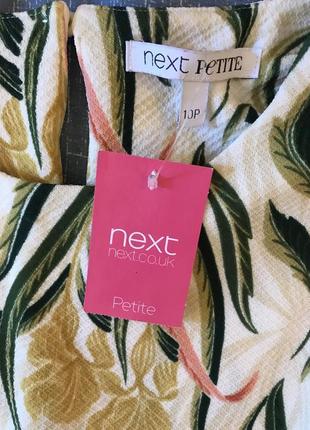 Очень красивый и стильный брендовый топ-кофточка в цветах!