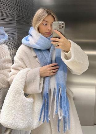 Трендовый длинный объемный шарф в голубую клетку